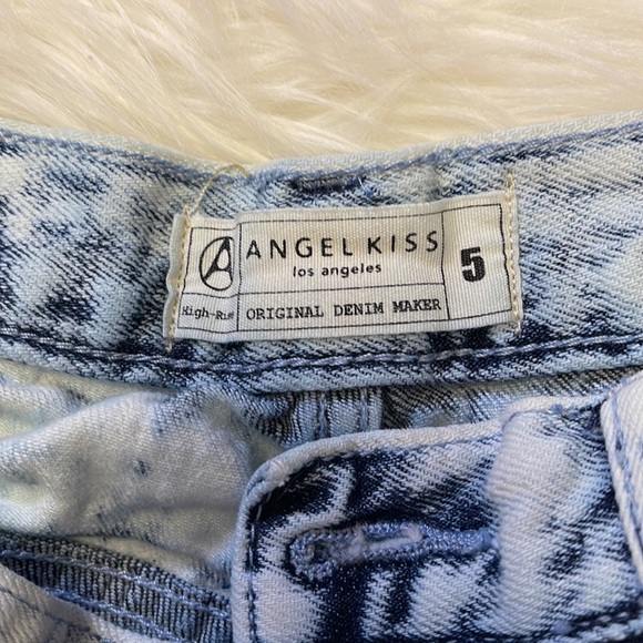 Short Shorts Angel Fish - Picture 2 of 4